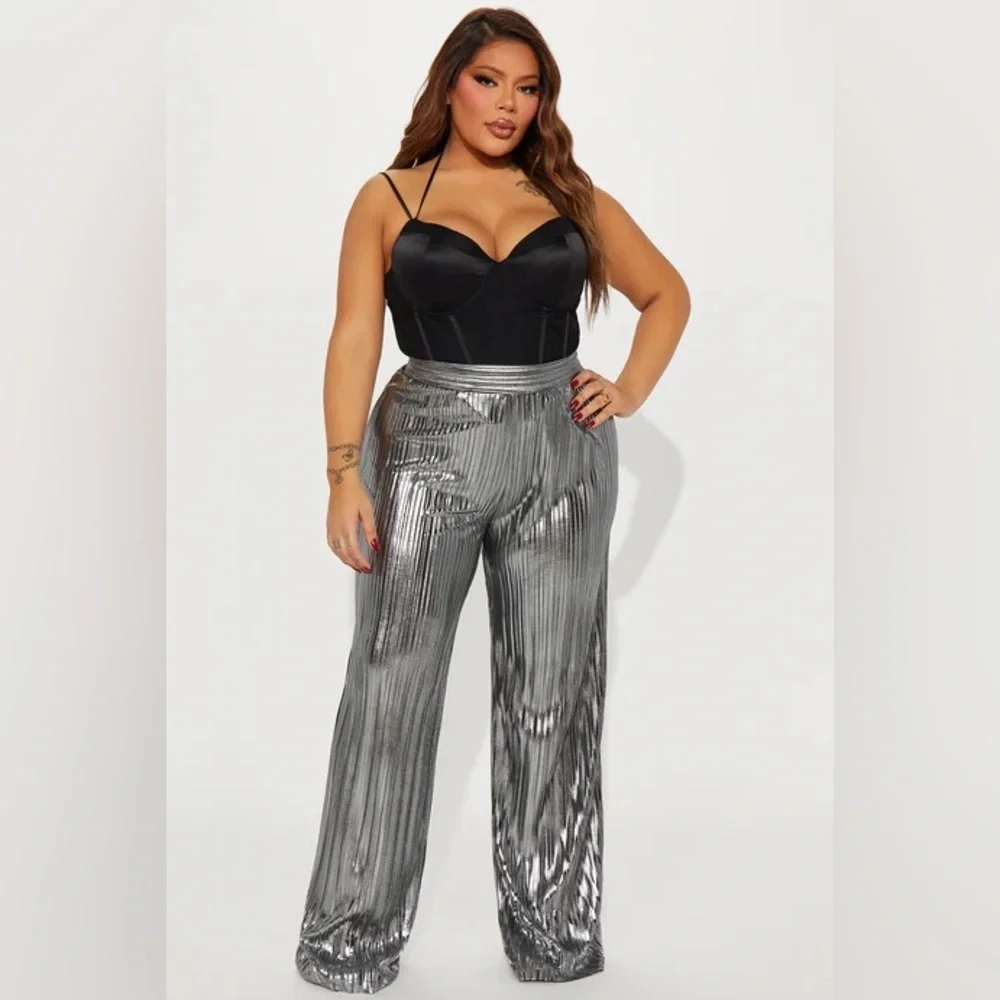 Party Up Metallic Plisse Pant - Silver - Picture 8 of 9